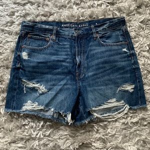 American eagle 90’s boyfriend shorts